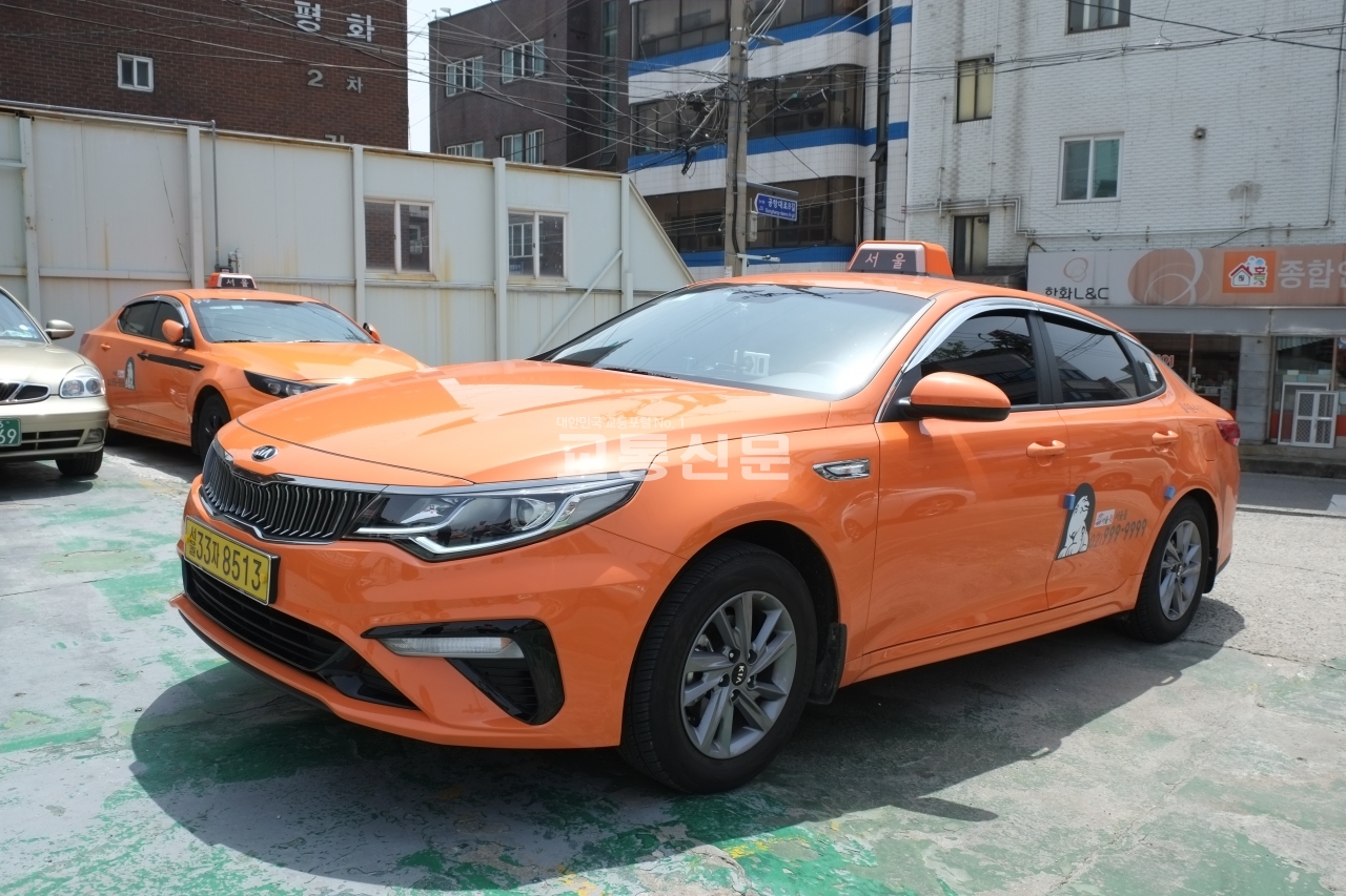 지난해 서울 시내 한 법인택시 업체가 도입한 K5 택시.